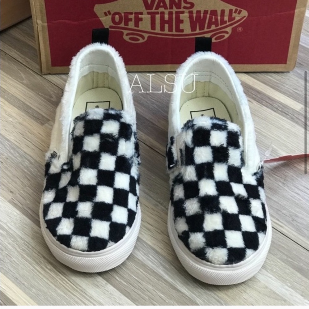 VANS Slip On V Sherpa Checkerboard Faux Fur Kid’s - Picture 3 of 7